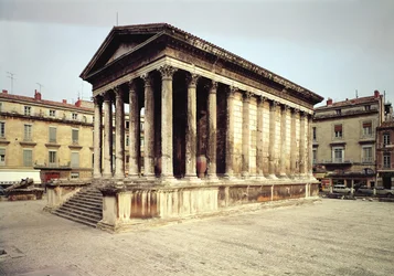Utsikt over Maison Carree, ca. 19 f.Kr